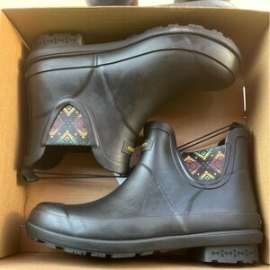 NWT Pendleton Women’s Iconic Patterned faux fur lined Rain boot - Size 7